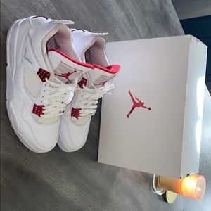 Air Jordan 4 Retro metallic red